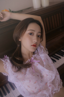写作业底下连在一起